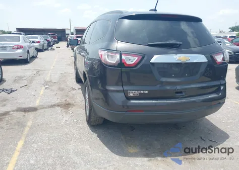 2017 Chevrolet Traverse Ls z USA, uszkodzony, nr VIN 1GNKRFKD5HJ222645